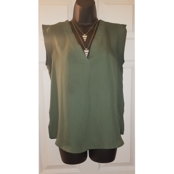 Forever 21 Tops - F21 Olive green sleeveless shirt
